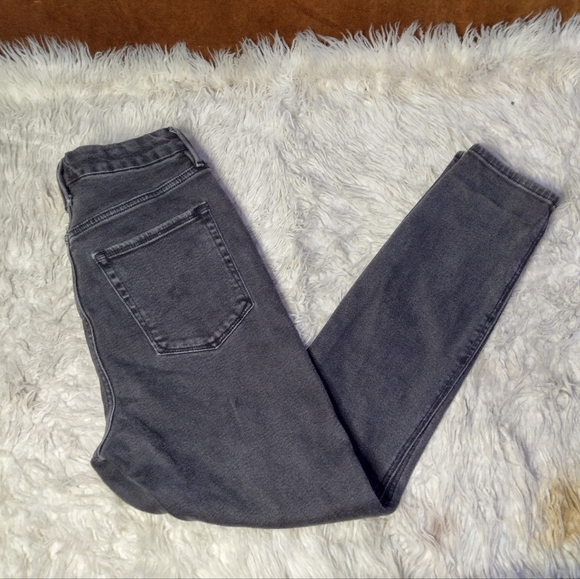 Good American Good Curve Yoke Front Skinny Black Jeans 8/29 - Picture 4 of 12